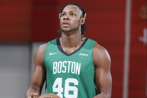 队记:凯尔特人和中锋查尔斯·贝西签下第二份10天短合同 配图