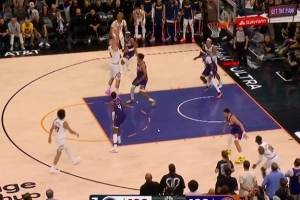 没人给压迫啊！约基奇接球轻松抛投打进准绝杀 配图