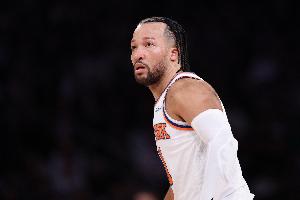 正负值+19最高！布伦森半场7中5拿到13分3助 三分3中2 配图