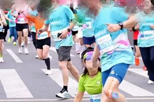 “补给哥”、“劈叉姐”！官方：对2名成都马拉松违规选手禁赛2年 配图