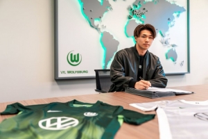 盐贝健人:上届世界杯我才高三,没想到4年后现在有机会踢世界杯 配图