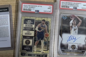 快递员弄丢文班亚马签名球星卡遭索赔3万 民警历时半月成功找回 配图