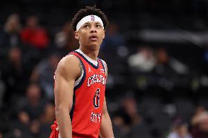 【菜鸟】雷诺16分7板 克尼佩尔14分4板3助 马卢阿奇6分费尔斯21分 配图