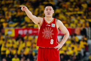 犯规困扰！张宁仅打11分钟5中2仅拿8分1篮板 4次犯规 配图