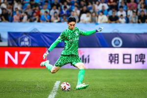 毛剑卿评薛庆浩：京沪战救了申花好几命，前三场表现能进国家队 配图