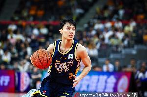 还需调整！徐杰10投3中拿到10分4板2助0失误 正负值+26 配图