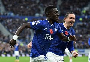 盖耶：非足协剥夺冠军的决定很荒谬 塞内加尔再踢十次能赢下十次 配图