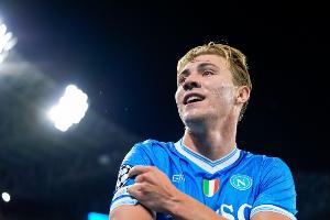 打出身价!23岁霍伊伦一年身价涨1500万,那不勒斯买断总价5000万 配图