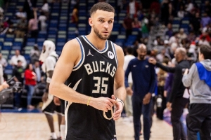 薪资专家：皮特·南斯和雄鹿签约三年 本季还能领60万&此后非保障 配图