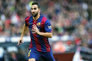 34岁蒙托亚宣布退役：一对一防守梅西真的很难，尤其他沿边路突破 配图