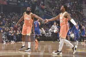 NBA彩经:湖人赢步行者 骑士击退热火 群狼阻击火箭 勇士小胜篮网 配图