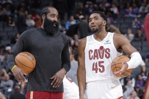 徐静雨：骑士在哈登&米切尔带领下前景明朗 今年绿军骑士会师东决 配图