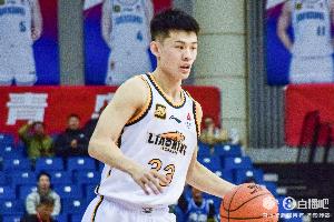 不在状态！王岚嵚10投仅3中拿到11分 三分8中3 配图