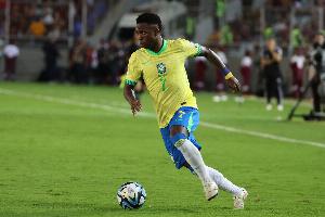 维尼修斯:我目前没考虑未来,我心系皇马,想在这里效力很长时间 配图