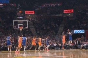 打顺了什么球也能进！杰旺·卡特漂移三分自信出手压哨命中！ 配图