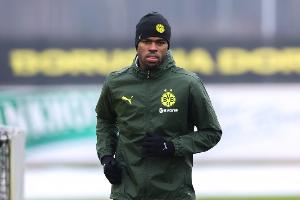 德天空：丘库埃梅卡职业生涯至今从未踢满过一场比赛 配图