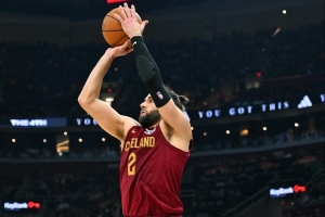 斯特鲁斯：很感激关键时刻能在场 我就是给米切尔和哈登拉开空间 配图