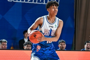 潜力赛-冯傲9分4板3助4断 新疆战胜山东 山西力克上海 配图