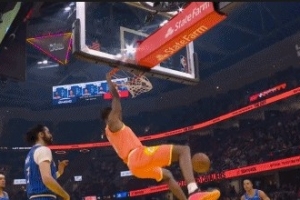 一飞冲天！斯特鲁斯送击地妙传 莫布里起飞躲闪防守折叠暴扣 配图