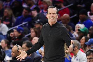 阿特金森:我告诉球员如果像现在这样防守 我们在季后赛走不远! 配图