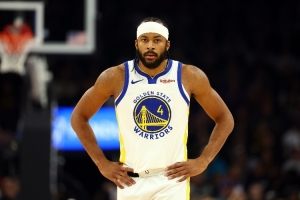 解说：髌腱撕裂对运动员影响巨大 好在穆迪还年轻&这是最大资本 配图