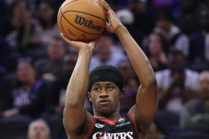 探花郎！埃奇库姆近4场场均29.3分8板6.3助 投篮54.8% 三分48.4% 配图