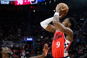 马瑟林：脚趾伤势确实影响了我的投篮 我没法用那只脚发力蹬地 配图