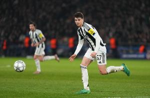 罗马诺:纽卡与19岁小将刘易斯·麦利商谈续约,俱乐部视他为未来 配图