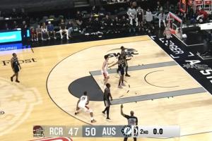 太NB了！混音1.4秒底线球长传 杨瀚森精妙点传 助攻队友压哨轰进 配图