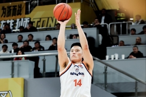 新民晚报:上海男篮的“李花兄弟”,回来了! 配图