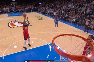 不是一两次了!KD揭幕战对阵雷霆也丢关键罚球 被拖进加时惜败 配图