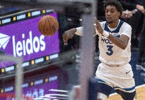 麦克丹尼尔斯因抽筋第四节离场，下场可出战 配图