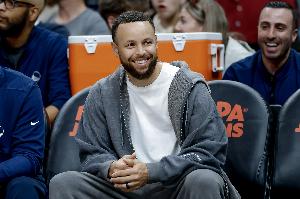 科尔废话：当库里健康的时候就会出战 就是这么简单 配图