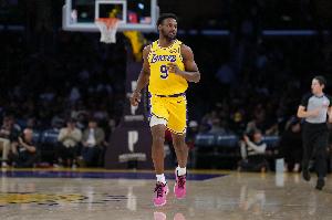 布朗尼：我很有自信&上场打出自己风格 我在G联盟的付出得到回报 配图