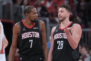 申京谈关键时刻执行力：对手疯狂包夹KD 我们得利用好4打3的机会 配图