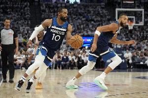 戈贝尔谈康利首发:这就是我们球队的精神 每个人随时能挺身而出 配图