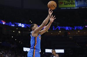 外线哑火!扬布拉德17投仅5中拿到15分 三分10中1 配图