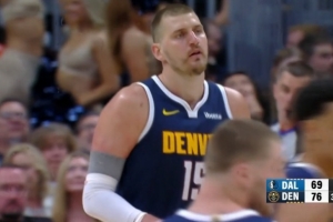 生涯第194次三双！约基奇抛投得手 两节半砍下11分11板13助 配图