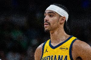 内姆哈德9中3&罚球6中6拿到14分 狂送19次助攻生涯单场新高 配图