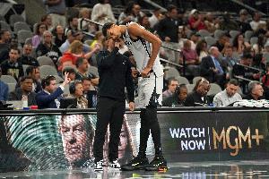 距离雷霆2个胜场差！马刺大胜灰熊再取7连胜 近25战23胜 配图