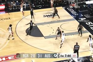 杨瀚森背身单打勾手 随后再射三分！连得5分！目前5中5砍12分 配图