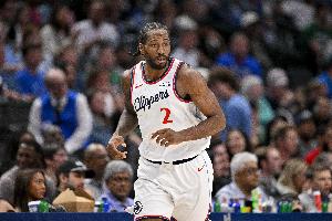 伦纳德:最佳阵容是很棒的荣誉 联盟里的每个人都在为此付出努力 配图