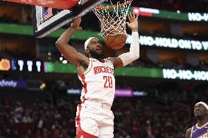 火媒：奥科吉是火箭目前替补席最好的可用球员 但不知为何被雪藏 配图