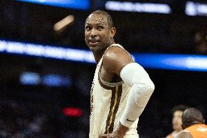 此前因小腿拉伤已连续缺阵七场!科尔:霍福德周六预计缺战奇才 配图