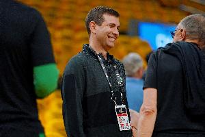 美记：史蒂文斯原是北卡帅位首选 之后选择退出&将专注于助队夺冠 配图