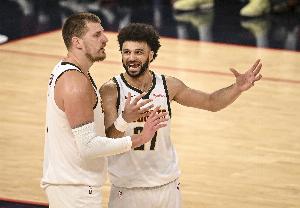 NBA历史首个二人组！约基奇常规时间砍15+15+15 穆雷同场轰下50+ 配图