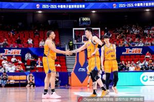 兵强马壮冲击总冠军!上海男篮提前12轮锁定季后赛名额️ 配图