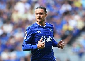 引援资金1亿！英媒：埃弗顿为格拉利什估价2000万，有意本·怀特 配图