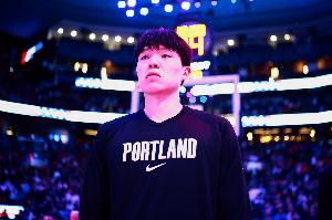 萧华：久仰开拓者新老板邓顿的大名 他已准备好打造一支冠军球队 配图