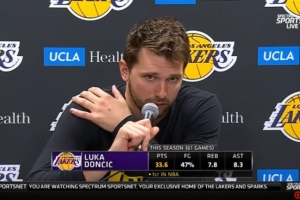 【完整版】东契奇赛后:漫长客场之旅有些疲惫 我们从未轻言放弃 配图